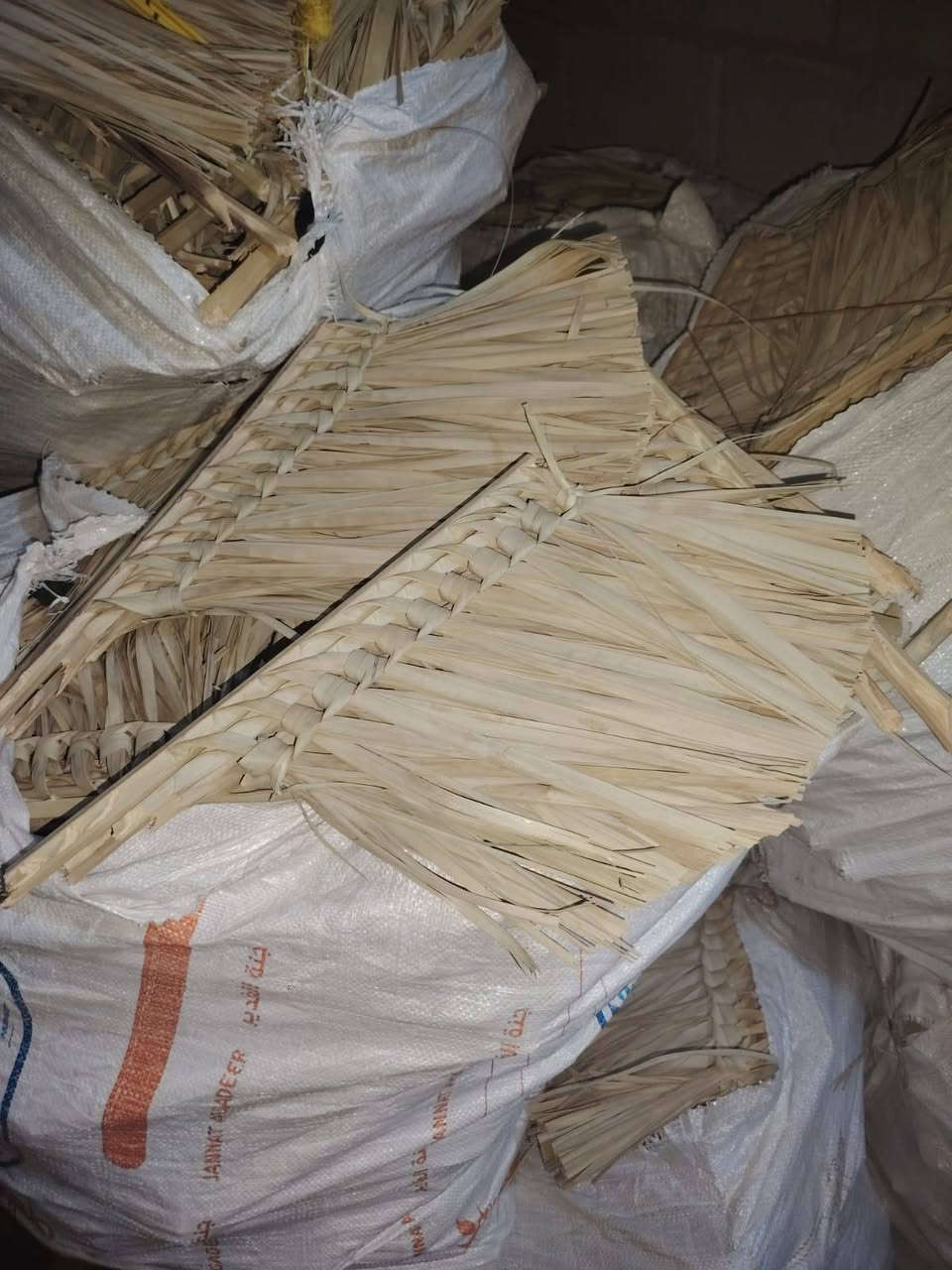 السلام عليكم مكانيس جمله. شليف بي 100 العدد يوجد توصيل داخل الكوت فقط 2000  الاستفسارعله رقم ***********
