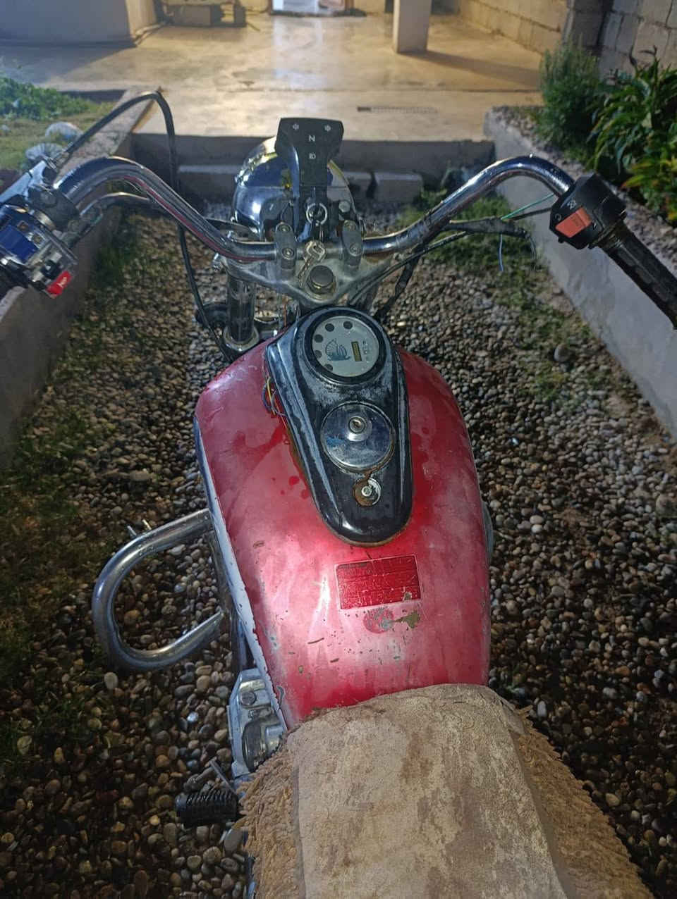 السلام عليكم موطور جني دبل بلك موديل 2014/للبيع 

🏍️🏍️ كما موضح بصوره 

الموطور شغال كلشي مابي
كهربائيات شغاله 
  السعر 200 وبي مجال للشراي
الاستفسار اتصال *********** أو مراسله 
@إشارة
