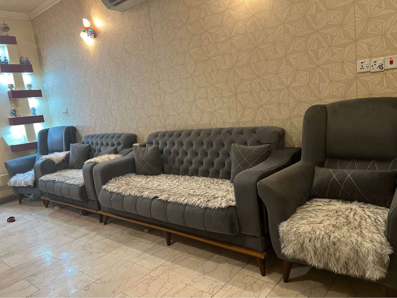 تخم نظيف 8 مقاعد جديد سعر 550 وبي مجال استفسار *********** كربلاء, العراق
