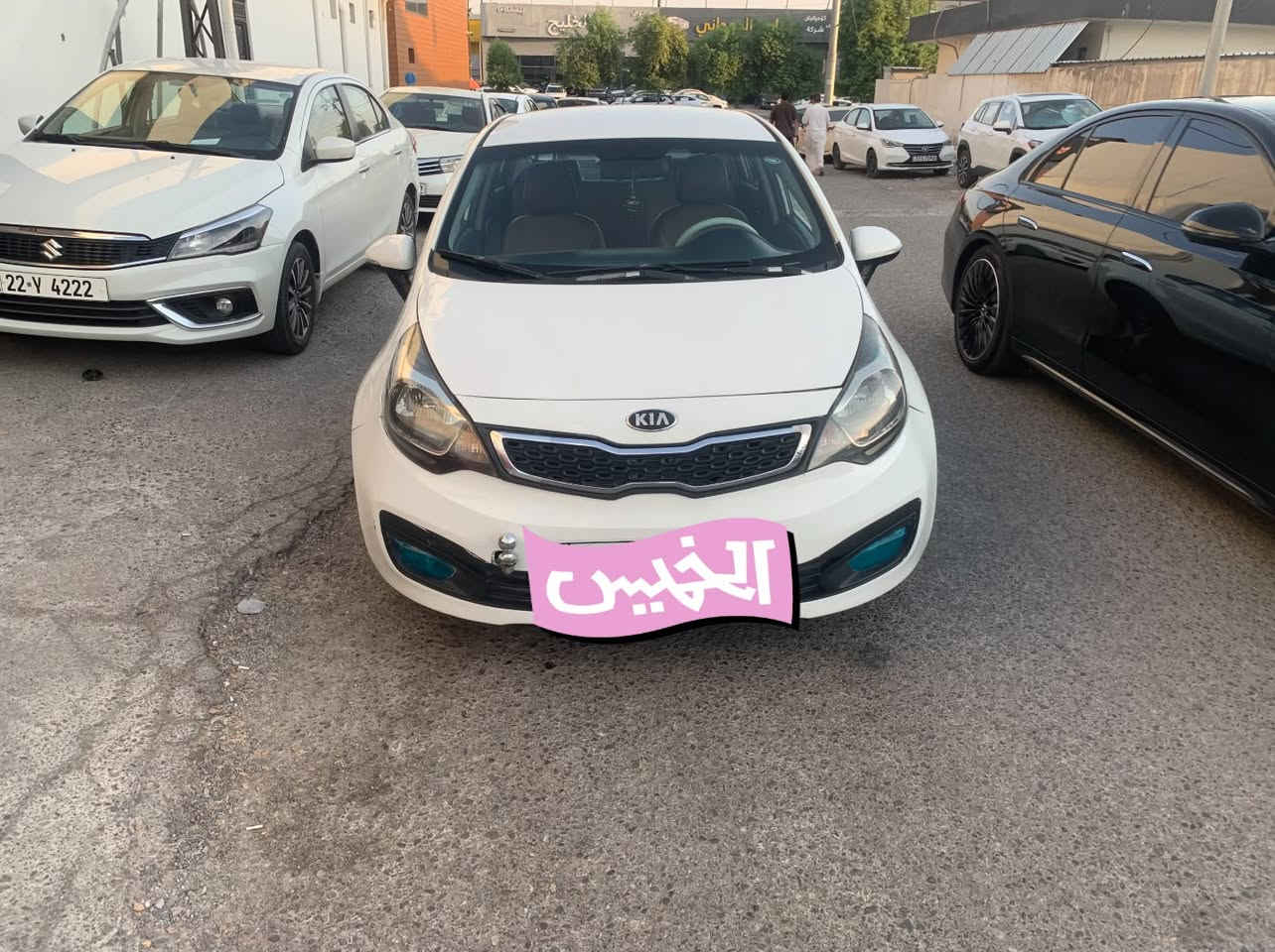 السلام عليكم
كيا ريو ٢٠١٢ خليجي محرك ١٦٠٠ قطرتين رقم اربيل دولي 
بيها قطعتين صبغ كامل وقطعتين صبغ قليل
دواخل نضيفه جدا مقاعد جلد 

عارضها ب٨٠ وبيها مجال 
السياره موجوده في اربيل 
***********
