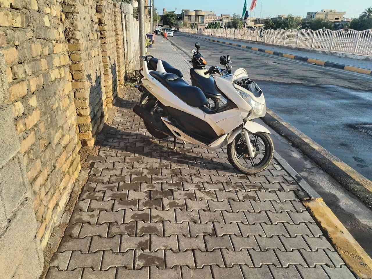 السلام عليكم ورحمة الله وبركاته للبيع مكفوله من كلشي نقصه كفراتها تعبانه مكينه بل جيس نعومه وشلعه خير من الله كهربائيات كلها شغاله تخم تايرات للبيع للبيع اتصل على رقم ***********
