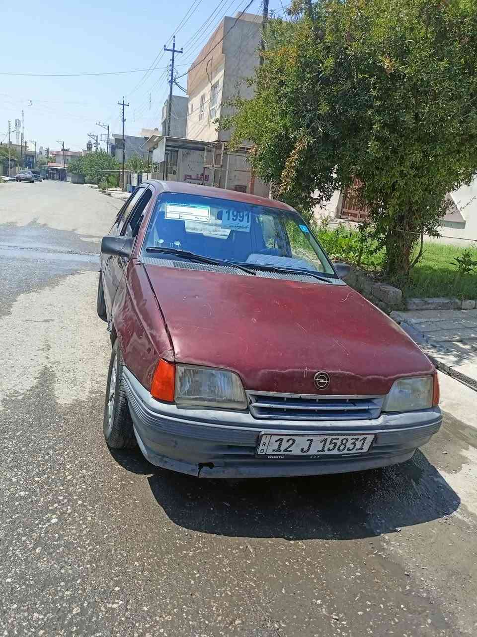 السلام عليكم  سياره كاديت موديل 1990  مكينه حجم 16 خير من الله  ول كير كذالك سنويه جديده  طخم تاير جديد غرفتها  جاهزه  (السعر 25  ) لشراي يخابر عل رقم ***********

