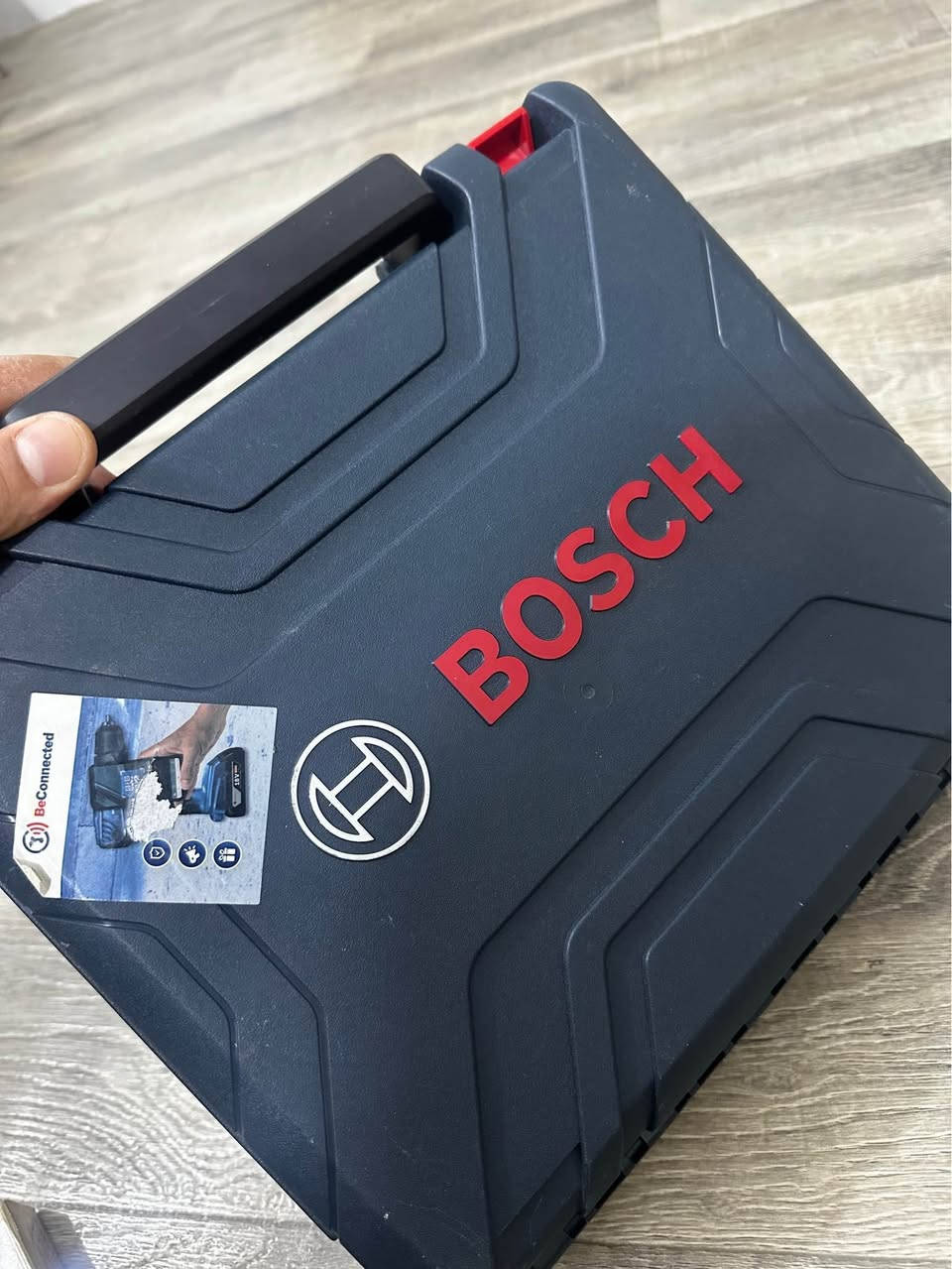 للبيع دريل شحن ماركة بوش BOSCH الالمانية 12V عزم 20
نيوتن مع كامل ملحقاته شاحنة وبطارية وجنطة تخزين فتح وشد سرعتين وتثقيب ومطرقة همر موضح كلشي بالصور والفديو، الدريل مستخدم بحالة ممتازة سعر الجديد 120 الف وارخص سعر بالنت 110 الف ابيعه ب80 الف لان مستخدم يتوفر توصيل مجاني في مركز البصرة
*********** متواجد اتصال او واتساب البصرة, العراق
