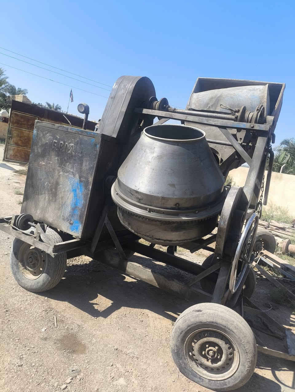 خباطه للبيع جاهزه لشغل
نضافتها حسب الصور 
للاستفسار الاتصال على الارقام التاليه 
***********
***********
