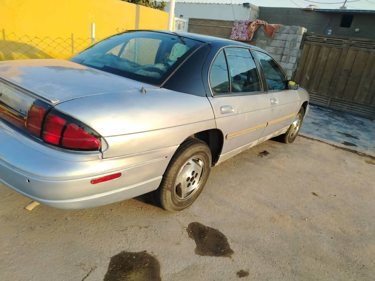 الوحش الامريكي كابرس لومينا  96 كلها ع بلاد تبريدثلج   تدفشة حتى غرفتها ع بلاد الجانيها يعرف قيمتها   باسمي رقم نكليزي وهزة وسنوية جدد مكغولة من كل نقص حتى كروز سرعة شغال حساسات خلفية بلاد تخم تاير جديد رايدها  39 مكاني بغداد  ***********

