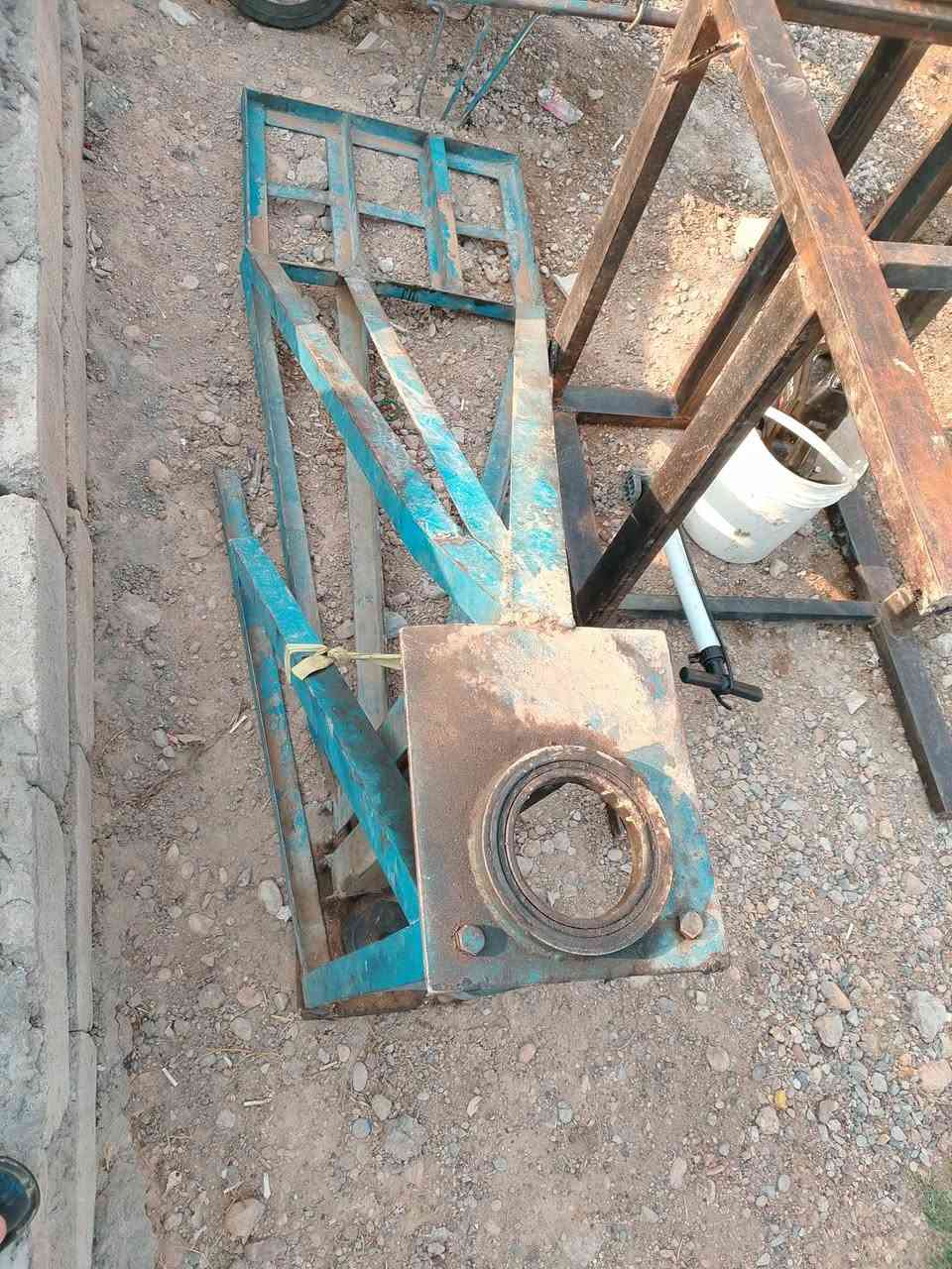 رافعه ونج لبيع بس حديد بدون لا محرك لا عرباين ***********
