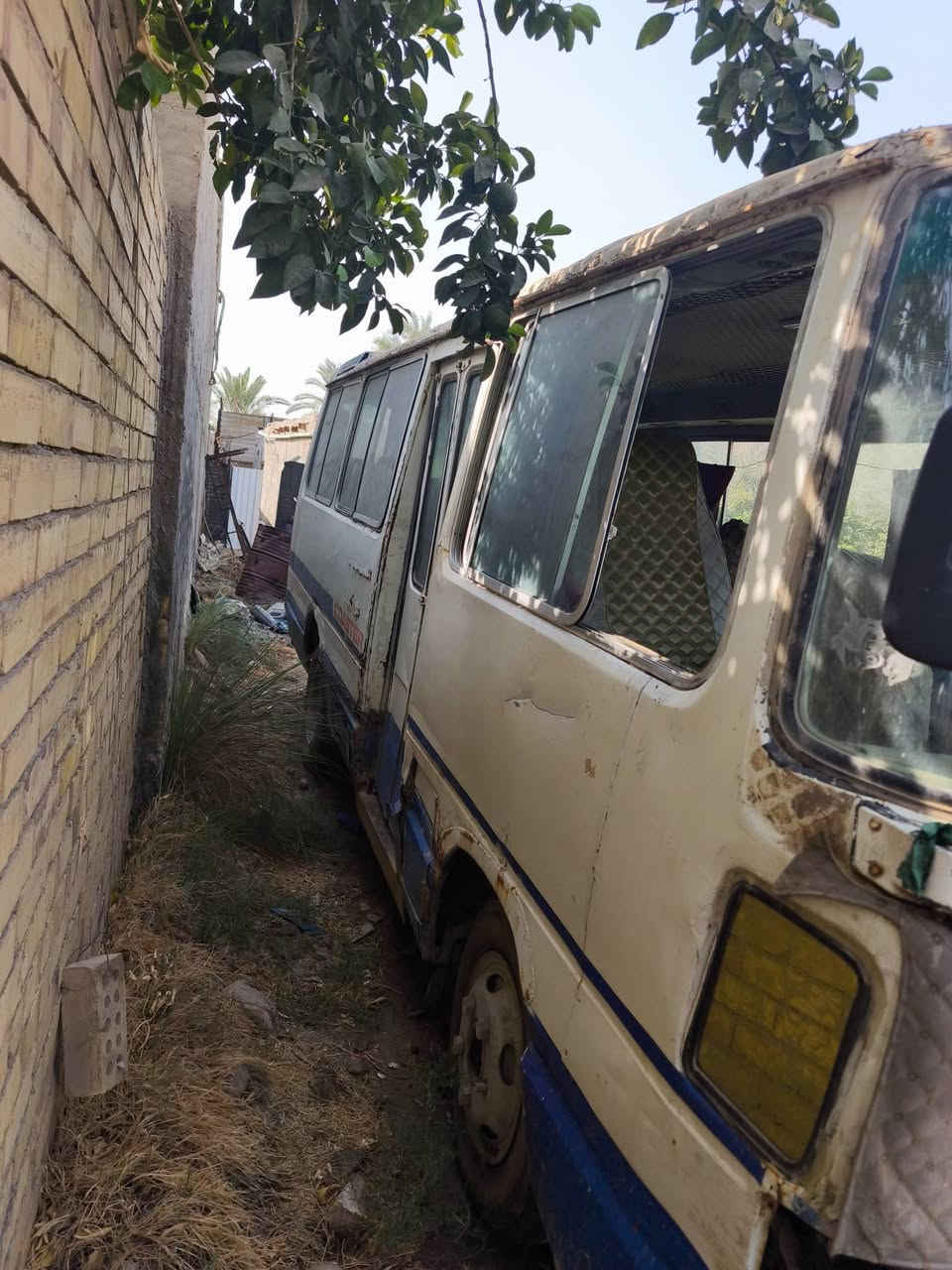 سلام عليكم من رخصه مدير الكروب
كوستر موديل 82 كير ومكينه بريجو بس المكينه خابطه بس تشتغل ابيعلك كايمه اكسل نضيف زوج تاير امامي جديد وباقي تفاصيل سياره موضح بصوره 
السعر 2.500 وبيه مجال 
ستفسار تصال رقم ***********

مكان سياره بابل
