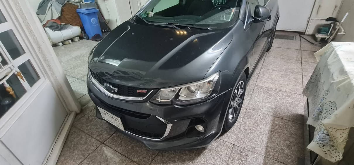 السلام عليكم للبيع سياره شوفر سونك موديل ١٩  بغداد  ماشيه ١٢٠ Rsيعني موصفات حادثها جاملغ سايق  ودون دواخل وهنا بل عراق تقريبا نفس مكان ومرجع بارد و حافه بنيد سياره كير محرك  تبريد خير من الله صدر  ٧٥ بل ميه نظافته باتري جديد  تخم  تاير نظيف  كلشي بيها شغال  موصفاتها شاشه كاربلي كامره لايت اوتو بصمه تشغيل بصمه ابواب جام كهرباءي مري كهرباءي  تحكمات بل استيرن كروز سرعه  مودات صوت كشن كهربأي مخمل مطعم ابو خط الاحمر مانع انزلاق ويل كب كروم ابلادي  وبعد بيها موصفات سعرها ٧٥ وبيها مجال بسيط حق الجيه مكانها حي الاعلام لتواصل عل رقم *********** او خاص
