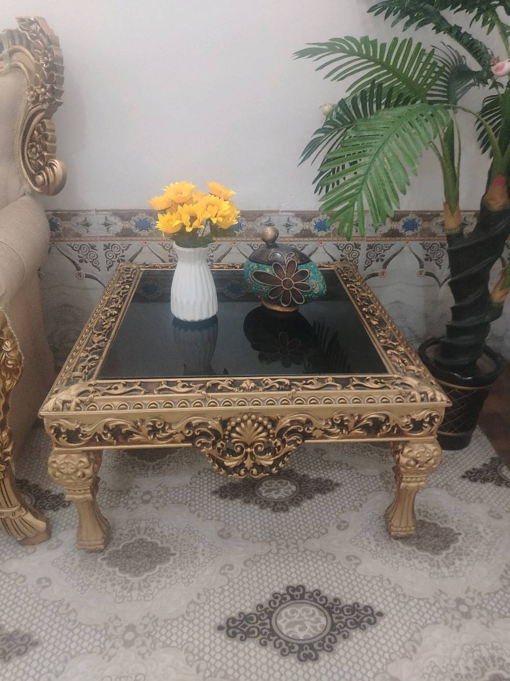 تخم ملكي خشب اصلي استعمال قليل جدًا يجي عشر مقاعد و تلث طبلات ثگال وحده كبيره و اثنين صغار السعر 600,000 الف دينار عراقي وبي مجال ***********