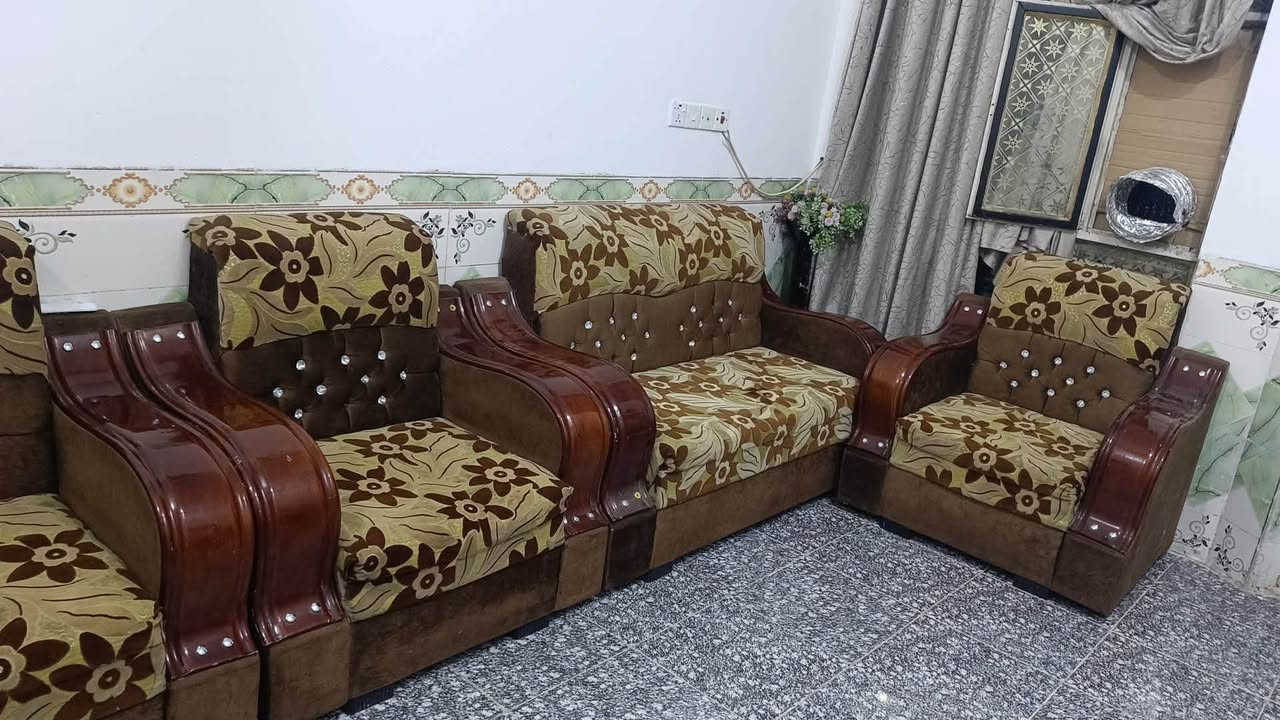 السلام عليكم
مكلف بالنشر 

التخم مو الي صاحبه موجود في حي البكرلي 

تخم ١٠ متر 

١٥  مقعد

 يريده ب٣٥٠ وبيه مجال للشراي وهذا رقمه الي يحب يشتري يتصل على صاحب التخم 

‭***********‬

‭***********‬
