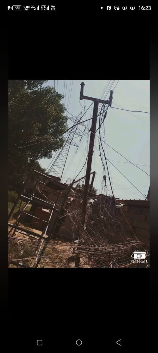 سلام عليكم اخواني اصحاب المولدات في جميع محفضات العرق يوجد كادر كهربائيين نشتغل تصفيت لوايرات مجانية يعني بلاش بدون اجور شغل درجة والة مثل ما تشوف بل صورة واي قطع يصير امسوليتنة احنة انسوي ونشتغل ايضن تحويلة موقع كامل نصب كابينات خارجية تصميم بورد داخلي تسليك ضفاير خارجية وهاذة رقمي ☎️‏‪*********** متواجد وتساب والخاص موجود
