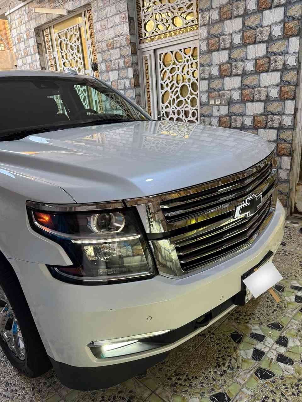 السلام عليكم للبيع تاهو  لون ابيض صدفي موديل 2016 خليجي وكاله المنصور فئه برايمر فول مواصفات ماشيه 170 كم رقم بغداد بسمي مكفوله كفاله عامه سياره جديده مكاني ذي قار قظاء الشطره السعر 335 وبيه مجال للاستفسار ***********
