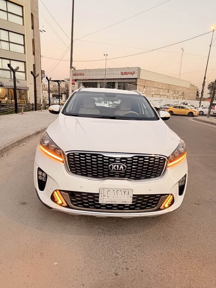 السلام عليكم سورنتو موديل 2019 خليجي 

مكينة 6 سلندر
موصفاتهة 

بصمة 

كشنات الامامية كهرباء
جنطة كهرباء
اربع وضعيات قيادة
بردات خلفية 
شاشة كبيرة بلادية 
كامرة خلفية دوارة 
حساس امامي وخلفي 
مري شفط 
بصمة ابواب 
ثلاث قطع تبريد 
سبعة راكب 

تايرات جدد وحدادية جديدة 

تبريد ثلج ما يبوخ منضومة جديده كاملة 

السيارة جديدة حتى كتلوكات شركة بية

عنواني بغداد 
السعر 217 
رقم / ***********
ملاحضة / بيه نص جاملغ صبغ الامامي بس وبارد
