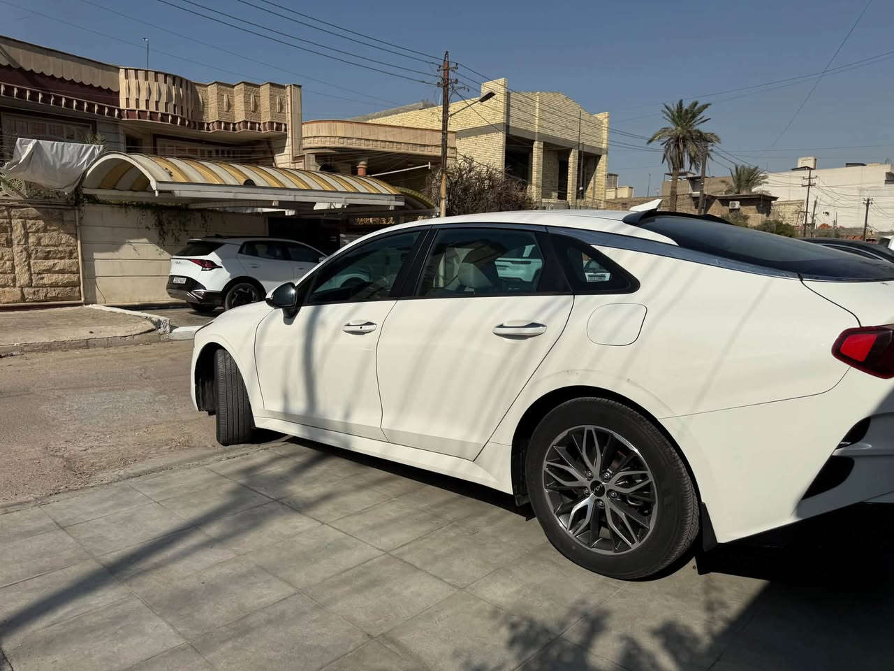 السلام عليكم ..
للبيع كيا kia كي فايف k5 موديل 2022 وارد خليجي 

المسافة المقطوعة ٦١ الف كيلومتر 

حالة البودي : صبغ ربع بنيد اثر طخة بسيطة سطحية بدون اي دواخل + بارد چاملغ يسار ع كد شبر + بار جاملغ ايمن ع كد شبر ايظاً + ٥ اثار حالوب ممبينة بسيطة + بارد بسيط بحافة الصندوق 

شباب هاي تفاصيل السيارة وضحتها حتى لحد يعتب ويتعنى ويكلي مذكرت وممبينة مع العلم السيارة نظيفة ع ايدي بانزين محسن ودهن ادنول كل ٢٥٠٠ كيلو يتبدل نصبتها حلوة 

المواصفات : 

ويل ١٧ 
مري شفط + ترحيب + اشارة 
داخل جلد لون ابيض + كرسي كهرباء 
شاشة ابل كار بلي واندرود اوتو بلادية 
بصمة + تشغيل عن بعد 
محرك ٢٠٠٠ دوش 

السعر  ١٦٤ $ ورقة واذا ب العراقي مو مشكلة 
وبيها مجال بسيط مال توجيب

مكان السيارة بغداد / المعلمين

للاتصال : ***********
