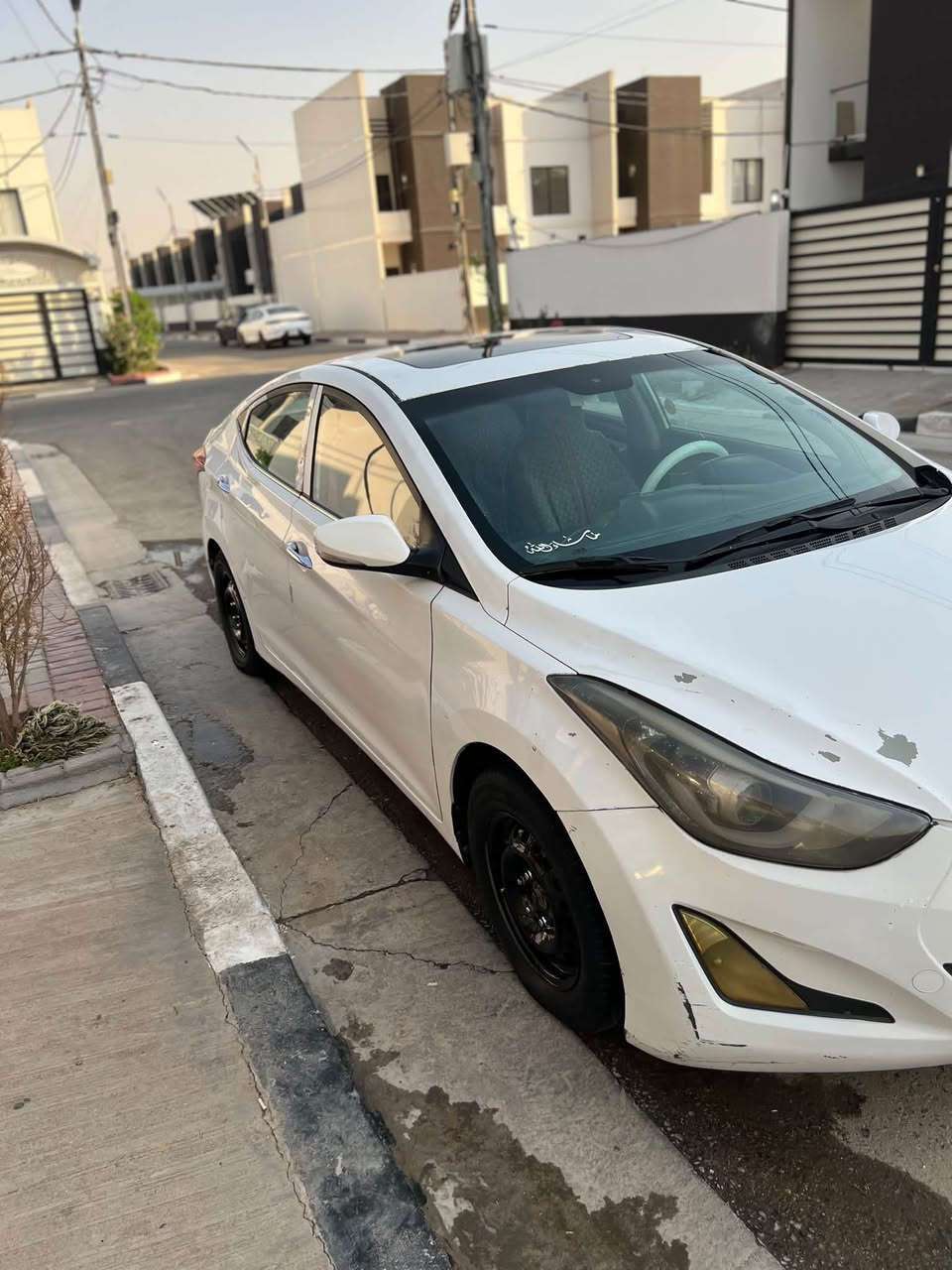 للبيع انترا 16خليجي ضرره 3قطع بدون دواخل السعر 100وبيه مجال كير مكينه ستوني شادهن بجيس تبريد شغال تدفه كهربائيات كامله سياره مال جناي تواصل موجود عل رقم ***********@إشارة
