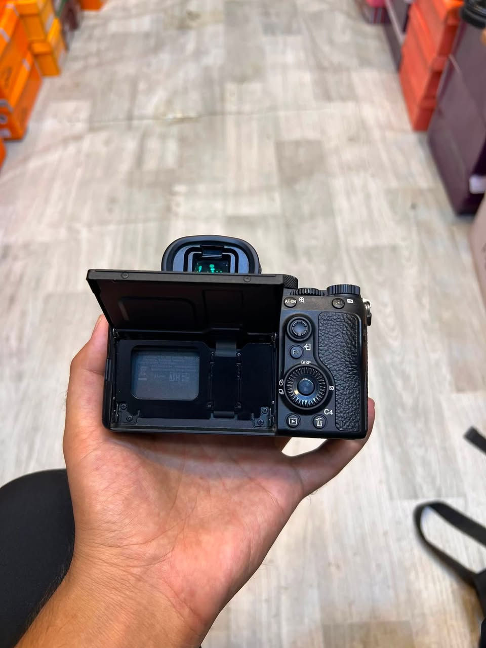 بدي سوني a7Riii
نظيفة جداً مع الكارتون والملحقات
شراي راسلني خاص او واتساب
مكاني بغداد مدينة الصدر
***********
