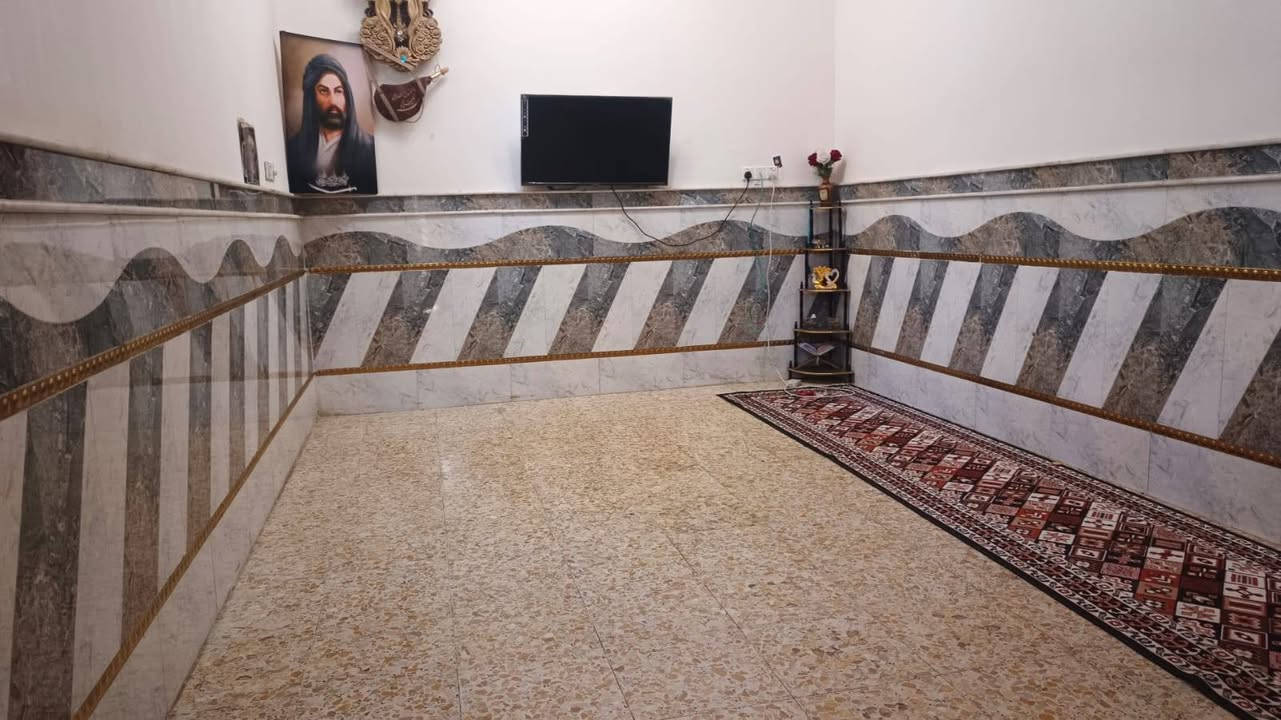 بيت للبيع يتكون من
. غرفتين.
صاله . مطبخ . استقبال . بناء جديد  
في حي الشهداء طابو 
المساحه ١٤٠ متر للاستفسار الاتصال ***********
