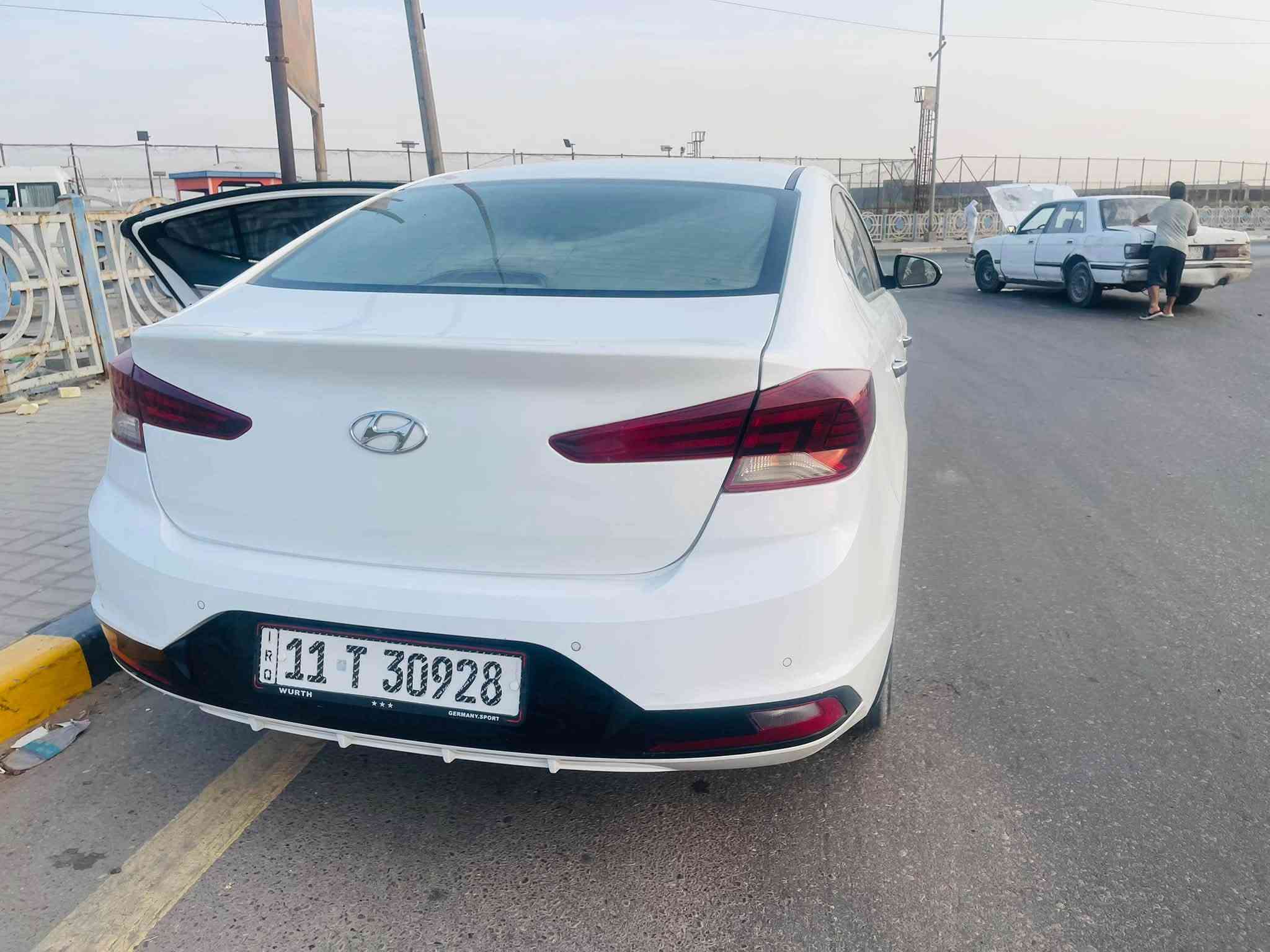 النترا ٢٠٢٠. خليجي بااسمي تحويل مباشر رقم انكليزي بيها ضربه بالجنطه كما موظح بالصور ومعمره وكذلك الدعاميه موظحه بالصور والباقي كفاله ماشيه ١٥٠ فول مواصفات السعر ١٤٥ وبيها مجال الاتصال ***********
