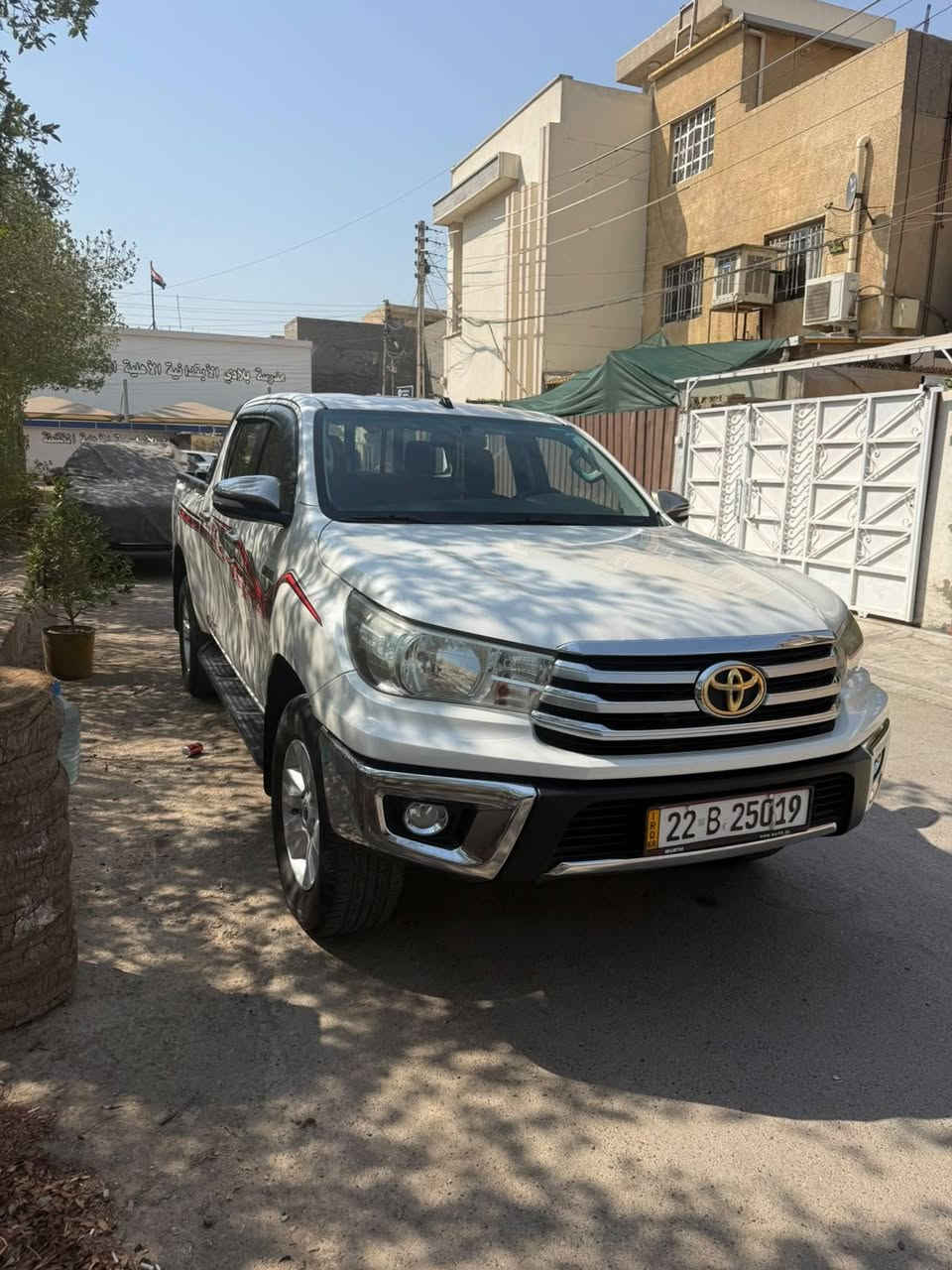 🚘 للبيع | تويوتا هايلوكس 2020 🚘
السلام عليكم،

تويوتا هايلوكس موديل 2020
✅ دبل (4WD)
✅ مكفولة من الصبغ والبرد
✅ بحالة ممتازة، ولا توجد أي ملاحظات عدا شخوط 
 مشخطيهه خباثه

💰 السعر: 250 وبي مجال

📞 للاستفسار ***********
