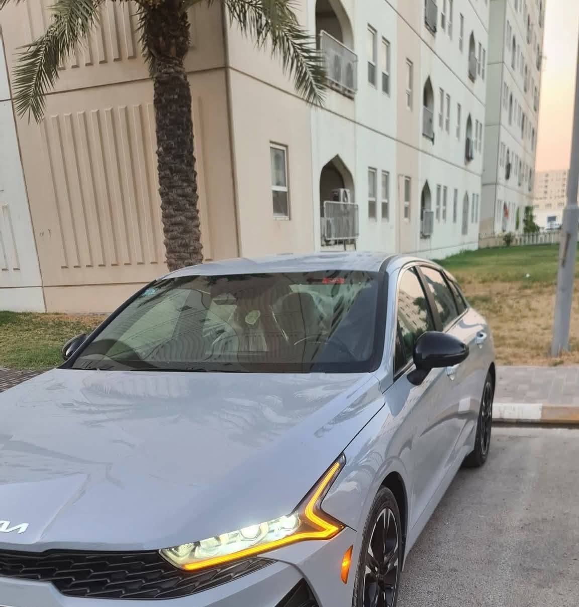 🚗 للبيع | KIA K5 GT-Line موديل 2023

سيارة نظيفة جداً وبحالة ممتازة، رقم معوقين واسط، وكالة عامة ومطلقة.

🔹 المواصفات:

- محرك 1600 تيربو
- GT-Line فول رادارات
- اللون: سمنتي مع سقف أسود بانوراما
- ممشى: 35 ألف كم
- بانوراما
- بصمة وتشغيل عن بُعد
- شحن هاتف لاسلكي
- Auto Hold
- هاند بريك إلكتروني
- قيادة ذاتية على الخطوط السريعة
- مثبت سرعة
- نظام ملاحة (خرائط)
- شاشة كبيرة + شاشة معلومات أعطال
- كاميرا 360°
- رادارات أمامية وجانبية
- مراقبة النقطة العمياء
- رادار الخطوط البيضاء
- أوتو بريك
- حساسات إطارات
- ABS + مانع انزلاق
- إشارات بالمرايا
- كشافات أمامية
- مصابيح LED + زينون
- مصابيح خلفية وضباب LED
- ويلات كروم لونين
- مقاعد جلد أحمر
- مقعد السائق كهربائي
- ستيرن D مع تحكم كامل
- أوضاع القيادة: Eco / Normal / Sport / Smart
- Android Auto لاسلكي
- Bluetooth + USB + AUX
- كير أوتوماتيك مع تعشيق يدوي

📌 ملاحظة بكل أمانة:
حادثة خفيفة جداً بالبك لايت جهة اليمين، وقطعة واحدة (قبق الجنطة) فقط، إصلاح سطحي ولم يصل الضرر إلى أي جزء رئيسي من السيارة.

💰 السعر: 170 $  قابل للتفاوض 

للاستفسار والمعاينة مركز محافظة الكوت  التواصل على الخاص ***********
