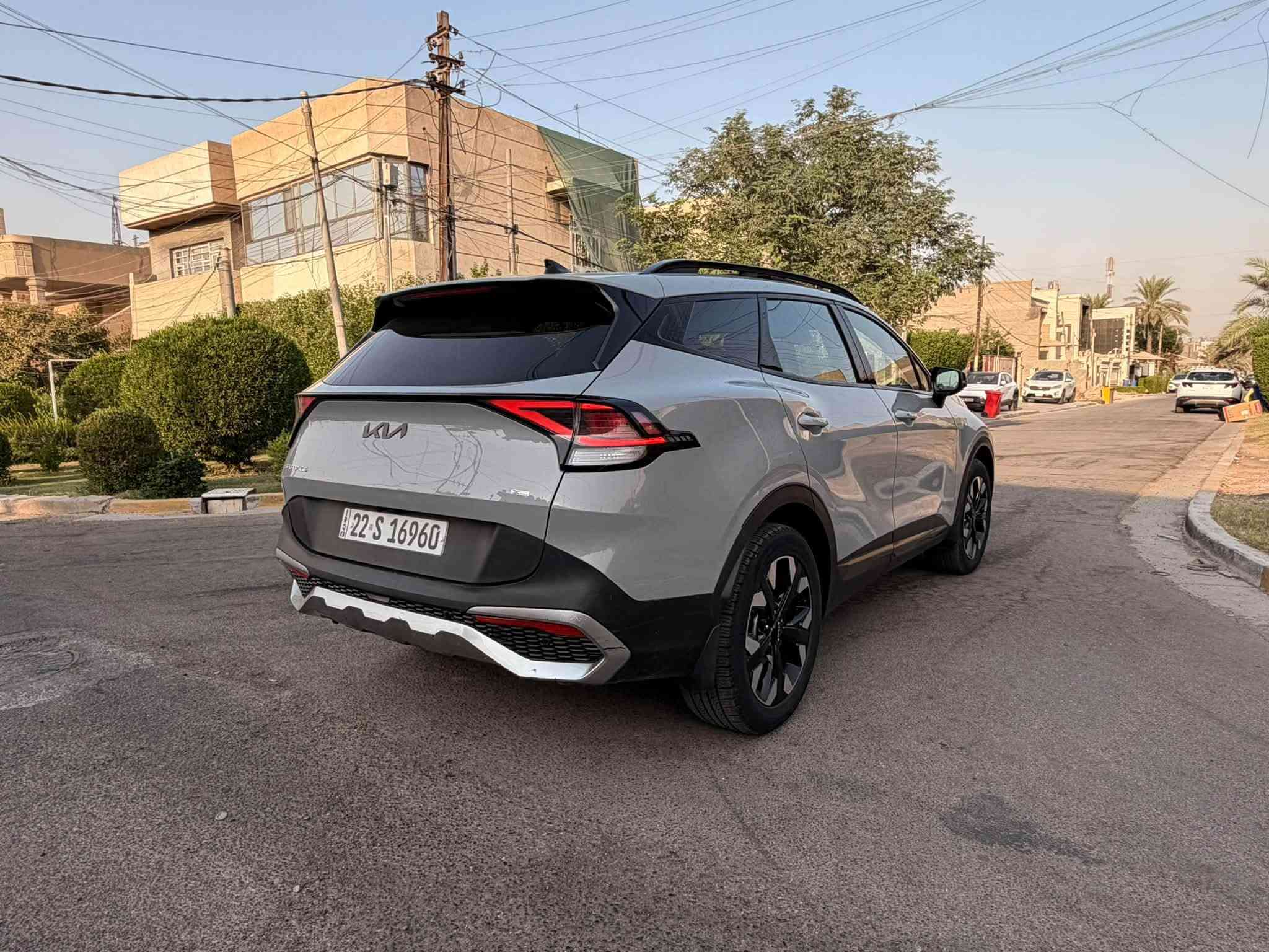 سلام عليكم كيا سبورتج مديل2023 مواصفات  السيارة فول 1/1 حادث السيارة موضح بالصورة
جاملغ خلفي فقط 
سيارة جاهزة بدون اي نقص السعر 210 وبيه مجال
مكان السيارة بغداد الكرخ 
رقم الهاتف ***********
