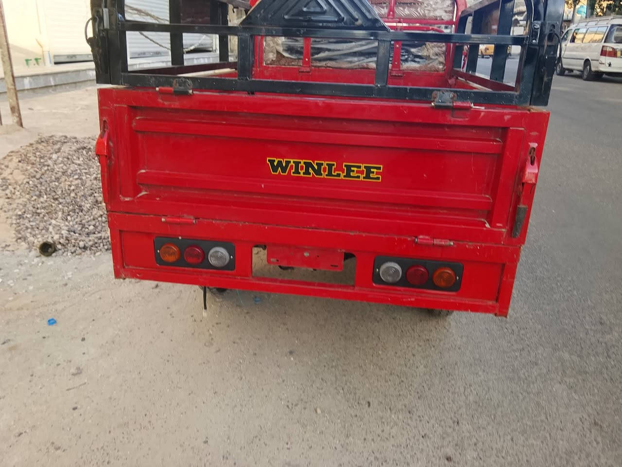 السلام عليكم ستوته شحن للبيع حجم كبيره موديل 25 كله شغاله كهربائية بطاريات مصطره تايرات نضبفه لايت اهورن اشاير السعر مليون او ميه او خمسين احلا من الصور نضيفه مكاني بغداد علاوي رقمي ***********
