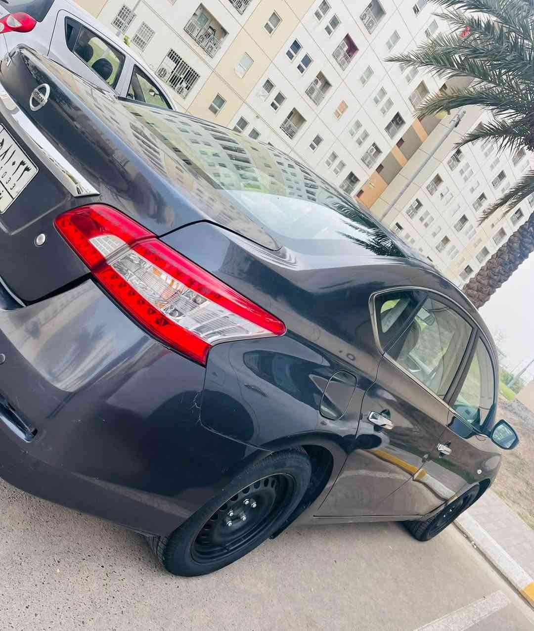 السلام عليكم نيسان سنترا موديل ٢٠١٩ خليجي بيه صبغ باب السائق ونص الجاملغ الخلفي اثر حادث بسيط رقم بغداد باسمي مأخذه من الشركه السعر شده وبيه مجال بسيط الاستفسار الاتصال بالرقم ***********
