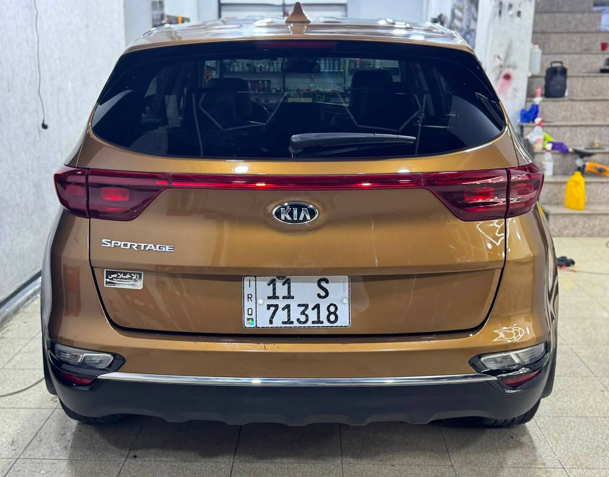 السلام عليكم 
كيا سبورتج 2020  LX وارد امريكي لون مميز 
محرك 2400 مكفول من فتح وتبخير وتنقيص 
السياره حادثها بنيد فقط بدون دواخل والجاملغ بارد ومنزل صور الحادث والسونار داخل المنشور 
السياره ماشية 65 
السياره جاهزه من كلشي وبدون اي نقص
العنوان / بغداد / السيديه 
السعر / 140 $
للأستفسار / ***********
