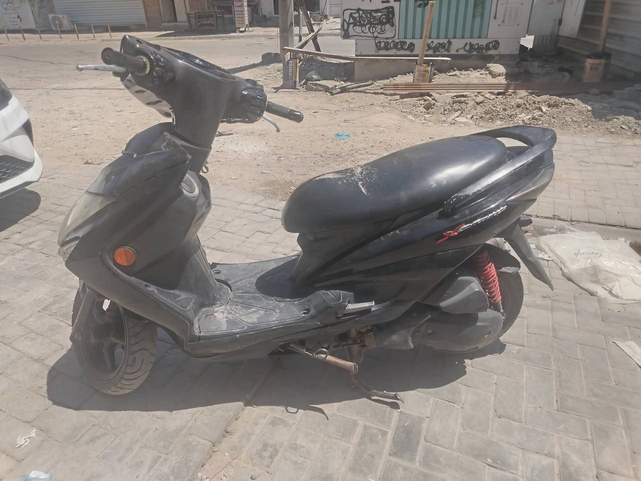 السلام عليكم للبيع سكنس لد 850وبيهه مجال قليل مكينه مكفوله مكان كاظميه ***********
