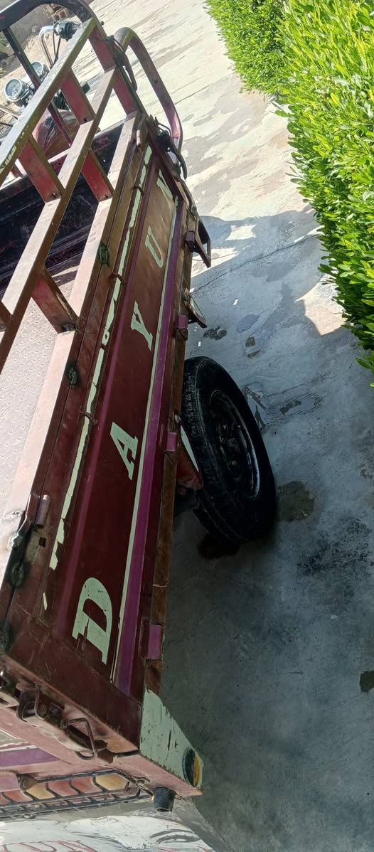 ستوته دايون مديل 21 
***********
ديالى الخالص سراجق 
السعر 850 الف بيها مجال الشراي يتصل

