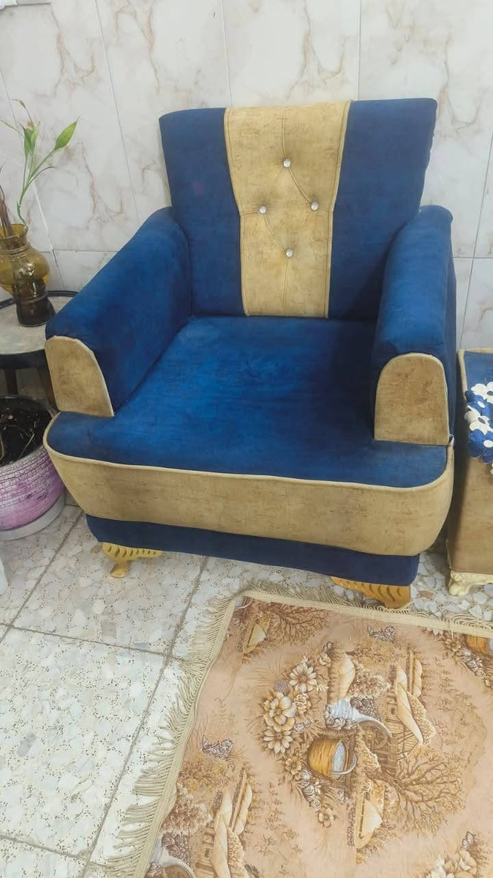 السلام عليكم تخم تزكام للبيع مع فرشات مكان بغداد الزعفرانية وبي خدمة توصيل للاستفسار واتس اب ***********
