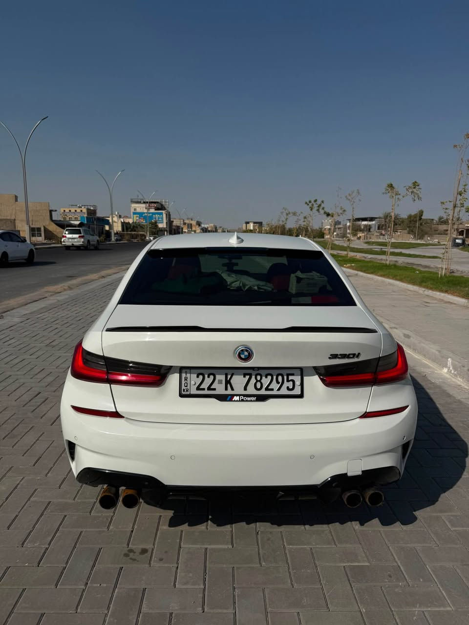 للبيع BMW 330i موديل 2020 شكل G20
المحرك 2.0 ليتر TwinPower Turbo 
ناقل الحركة أوتوماتيك 8 سرعات
نظام الدفع خلفي RWD
رقم الشاصي 3MW5R1J0XL8B07645
المواصفات شاشة ذكية مع نظام iDrive وشاشة عدادات رقمية وفتحة سقف وبصمة دخول وتشغيل وحساسات أمامية وخلفية وأنظمة أمان وتنبيه الخروج عن المسار وصالون جلد بحالة ممتازة
السيارة وارد أمريكي وحادث السيارة موضح بالصور 
مكاني بصرة 
*********** البصرة, العراق
