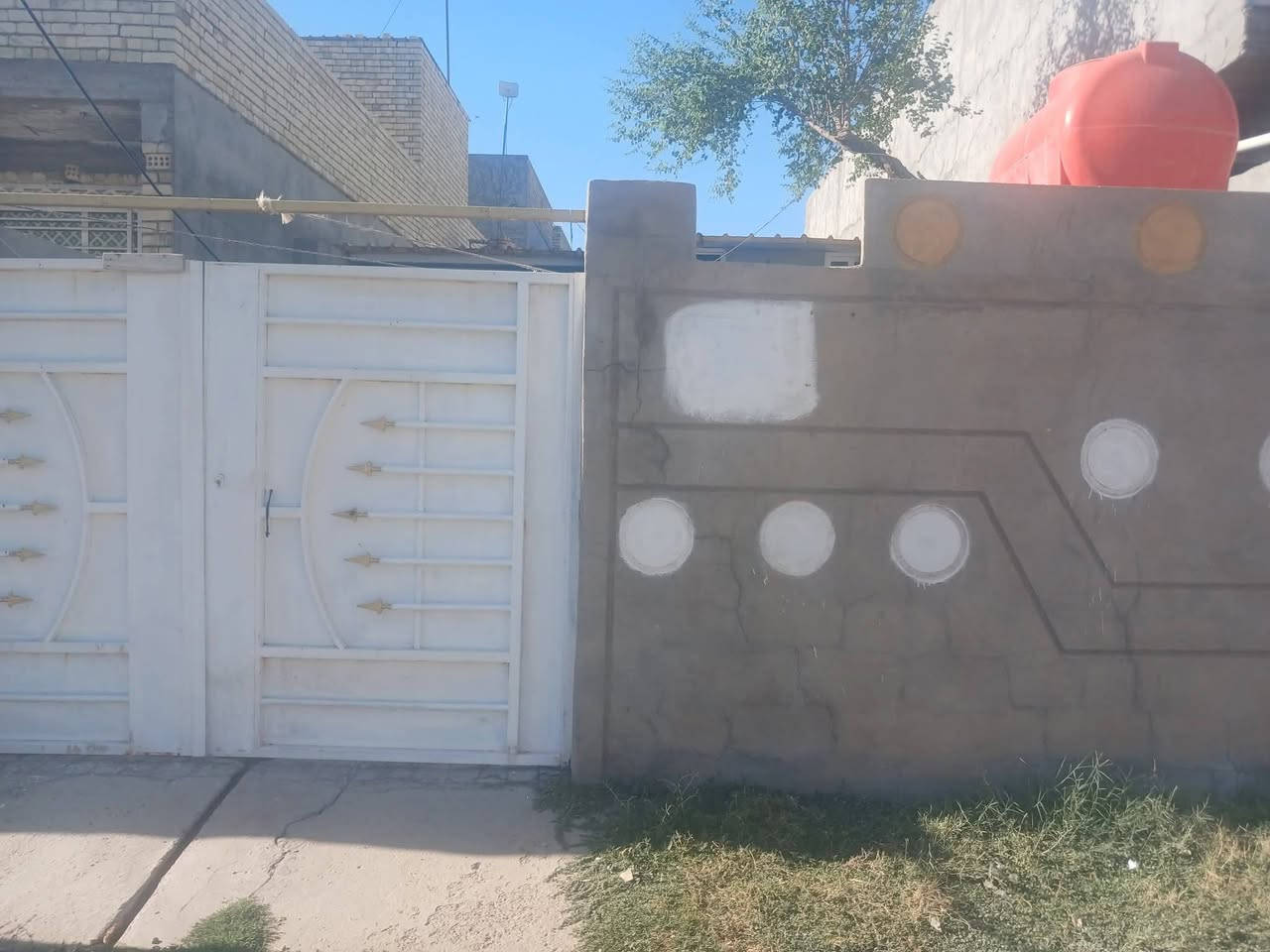 بيت للبيع في الزراعي مقابيل الطليطله سند 25 وقرار بالمحكمه مساحه 150 متر السعر 58 الشراي يجي خاص او يتصل على هذا الرقم *********** واتساب
