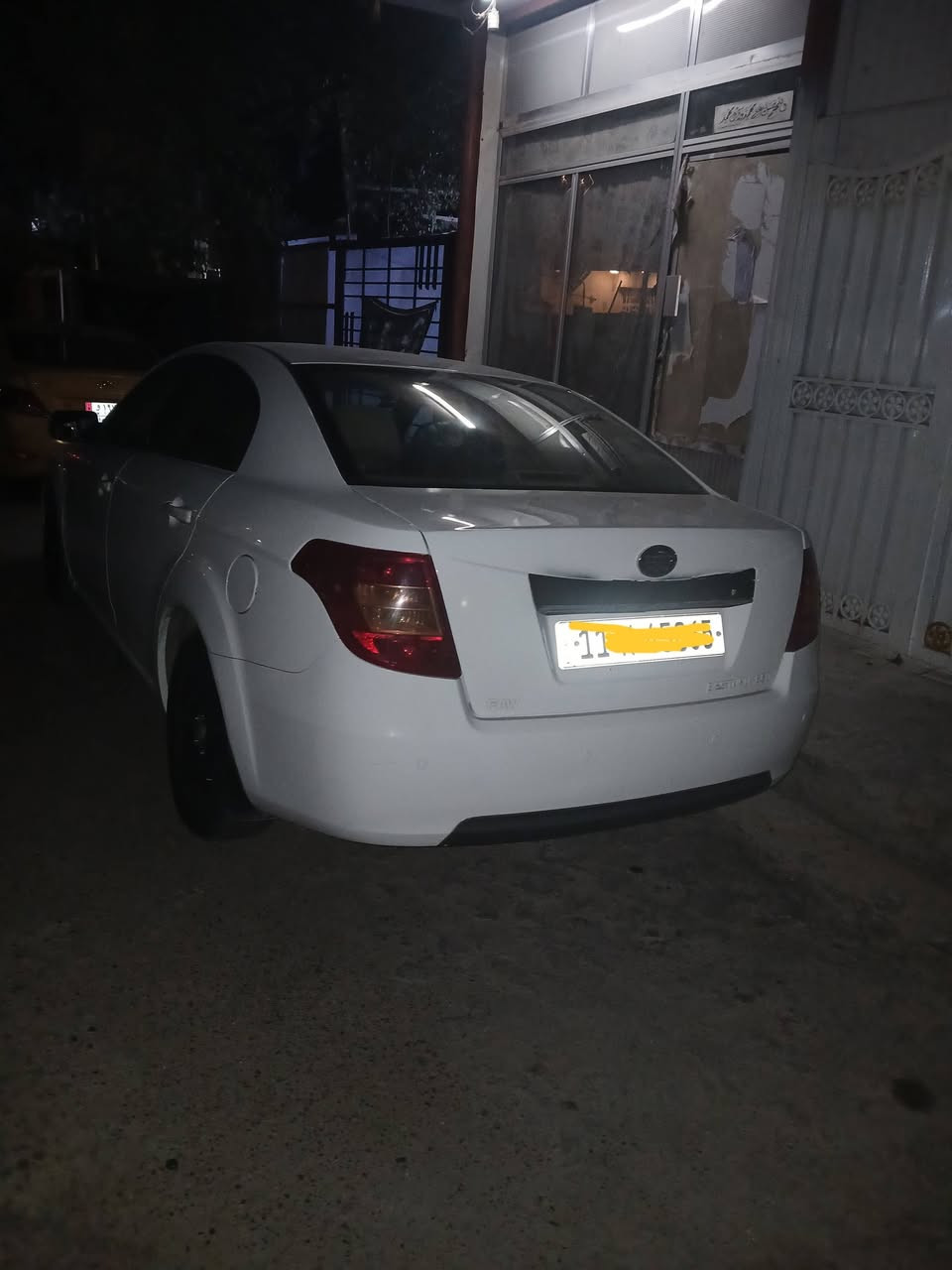 سياره فاو بي ٥٠ لبيع  سياره باسمي رقم بغداد السعر ٤٢    للاتصال ***********
