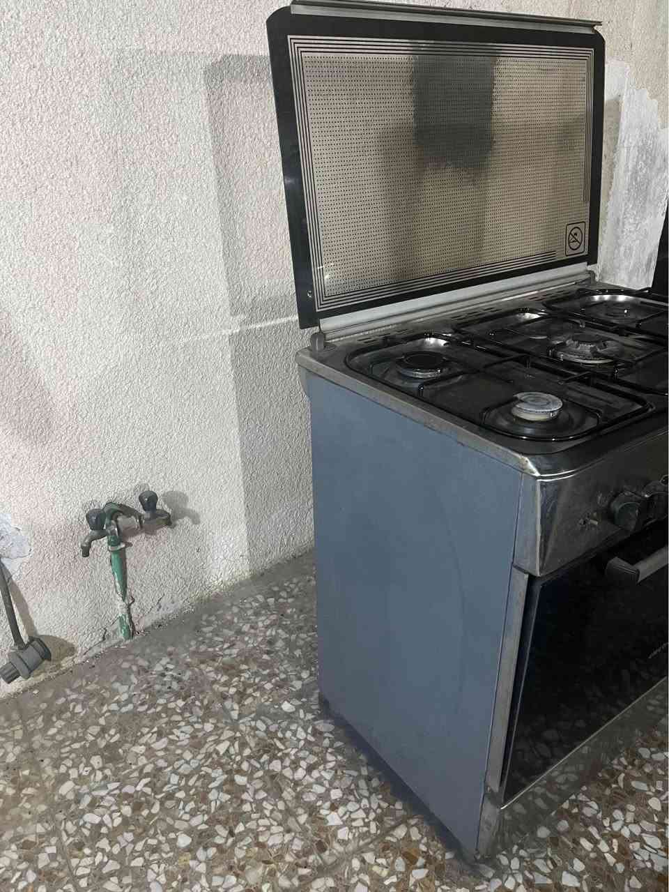 طباخ شغال كله وعلى الفحص اصفاحه مصبوغه سعره 140 وبيه مجال المكان نهايه الشعله منطقه الدهله *********** بغداد, العراق
