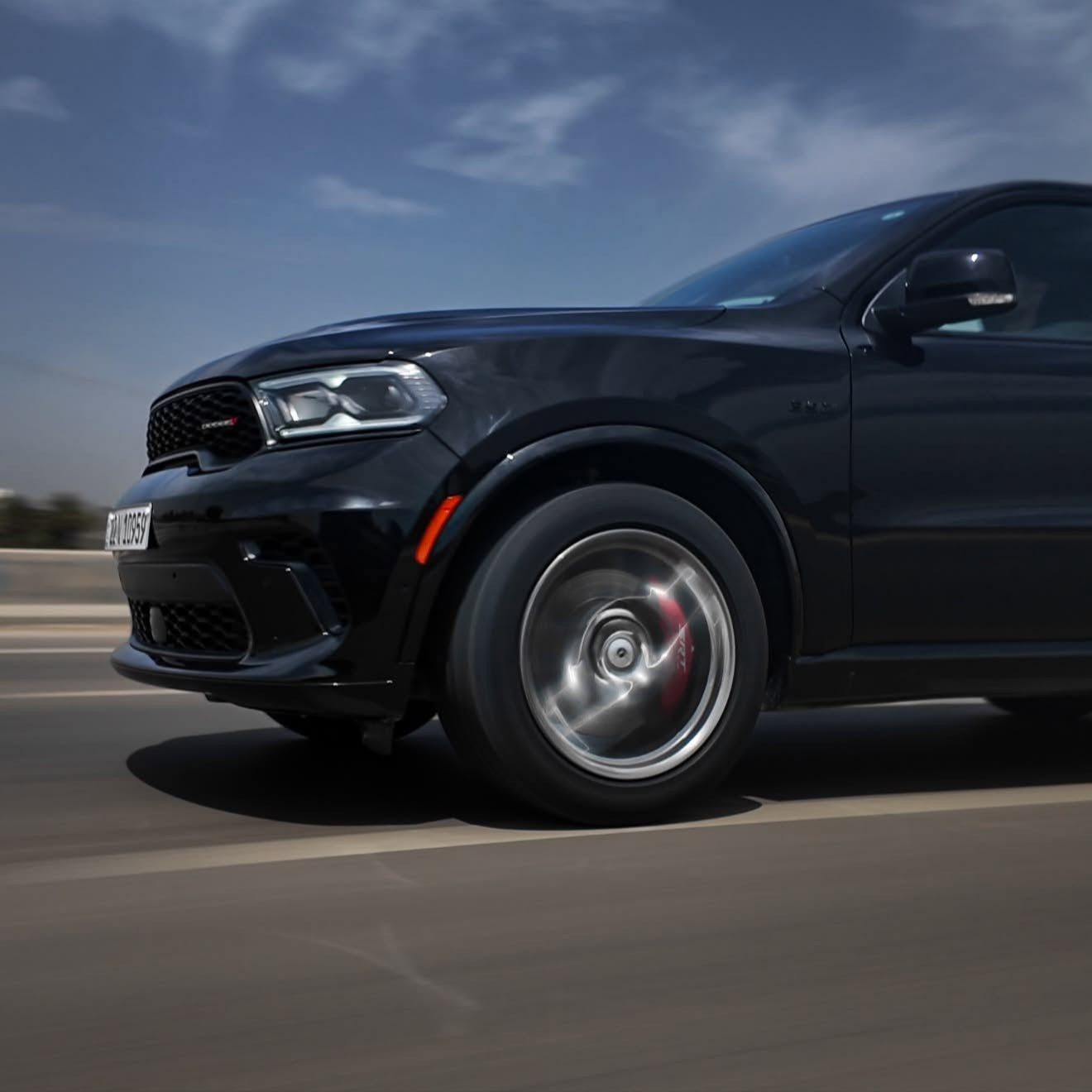 Dodge Durango R/T Plus TOW N' GO
دوج دورانكو ار تي پلس تو اند كو
فول مواصفات واعلى فئة بالدورانكو ١/١
الموديل : ٢٠٢٤
المحرك : ٨ سلندر ٥٧٠٠ هيمي
الممشى : 28 الف ميل فقط
وارد امريكي كلين تايتل
رقم - اربيل بسمي سنوية
المواصفات :
فتحة سقف ( سلايد )
سقف شاموا
داخل السيارة مطعم كاربون فايبر ( forged carbon )
رادار امامي مانع تصادم
رادار خلفي مانع تصادم
رادار تحديد المسار + كروز كونترول متكيف مع الشارع
نقطة عميه
بهاي الفئة الراديتر يكون حجمه اكبر من الراديتر مال النسخ الثمانية سلندر العادية يتحمل حرارة و ضغط اكثر
الدبلات نفسه دبلات نسخه ال SRT
ويل ٢٠ + بريكات بريمبو نفس ال SRT
فتحات البنيد
حساسات امامية + خلفية
صندوق كهربائي
مقاعد جلد + كنتارا + هيتر + تبريد + خزن 

مقاعد خلفية VIP
harmon/kardon نظام الصوت
eco + sport + track + Tow + Snow تحكم وضعيات القيادة
ستيرن هيتر + شفتات ستيرن
شحن وايرلس
كار پلي وايرلس + اندرويد اوتو
مكان بغداد 
***********
