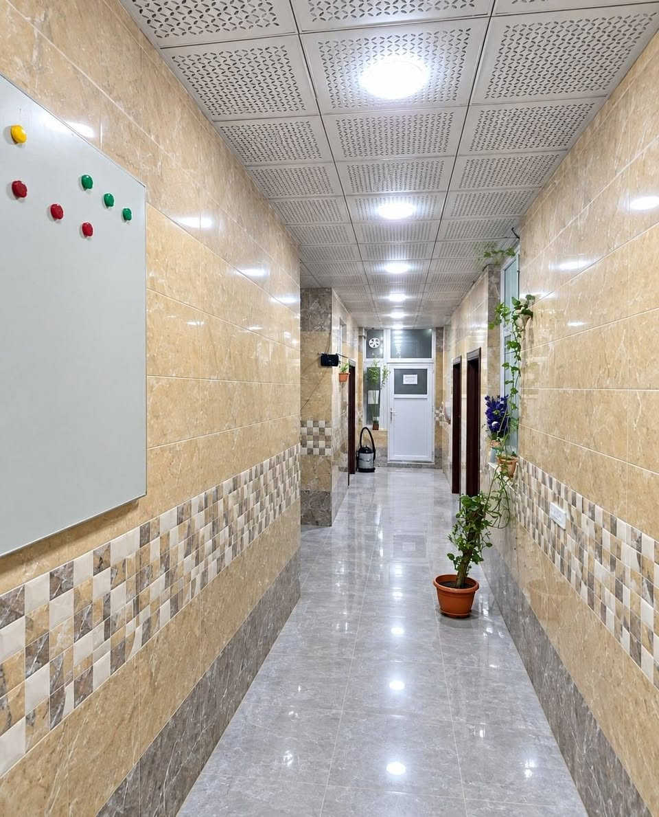 شقق الهلال السكنية .... سكن لطلاب الجامعات 
شقة ثلاثية ... غرفة كبيرة ومطبخ وصالة
الخدمات:
ماء وكهرباء ومولد ذهبي وانترنت (الخدمات من ضمن الإيجار) 
📍كربلاء المقدسة _ شارع ميثم التمار _ عگد بغداد
للاستفسار ***********
