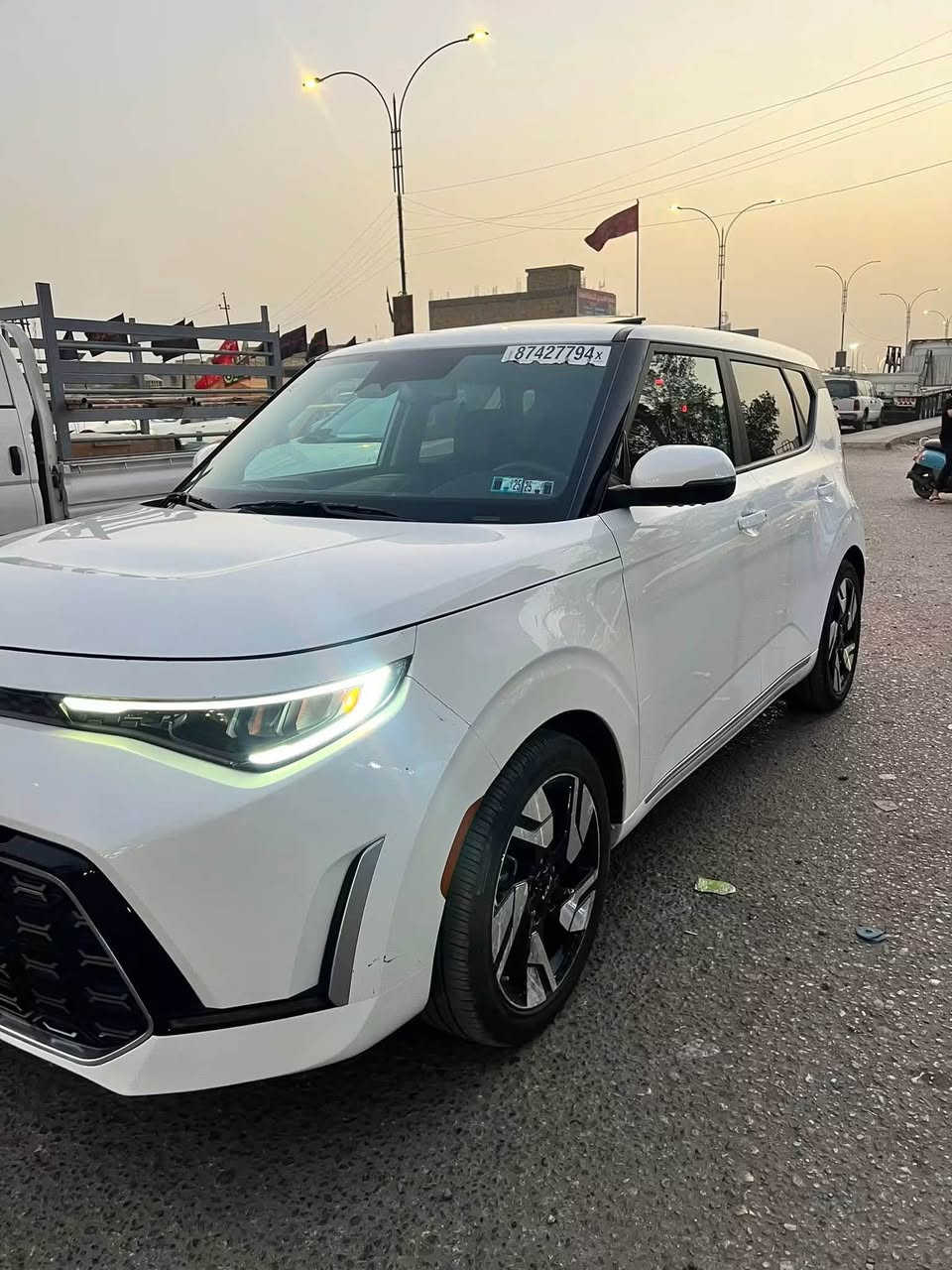 NO. :476
Year :  2023
Make : KIA
Model : SOUL  GT-LINE
اللون : ابيض
سعه المحرك :  2.0 DOHC دوش
المسافه المقطوعه : 6812ml
----------------------------------
🚘 المواصفات 🚘
وارد امريكي  🇺🇸
بصمه
فتح
شاشة العدادات ديجيتال
شاشه 
كاميرا
فرش جلد و مخمل
تحكم سرعه
تحكم مسجل
شاحن وايرلس
تحكم سرعه
تحكم مسجل
ويل 18
هاندبريك كهربائي
نظام عرض الكاميرا
اضويه اماميه و خلفيه LED
تشغيل عن بعد
حساس تجاوز
تحديد مسرب
DRIVE MODE
----------------------------------
⭕️ حادث السياره صبغ في جاملغ امامي
 من جهة الباب فقط
----------------------------------
💲 السعر على الخاص 💲
----------------------------------
مكان السياره بل الحله

☎️ للاستفسار  يرجى الاتصال على الرقم التالي☎️

⬇️                            ⬇️              
***********
