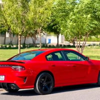 عندي جارجر 2022 sxt حادثها فقط جاملغ الخلفي بدون ايرباك بدون دواخل الس...