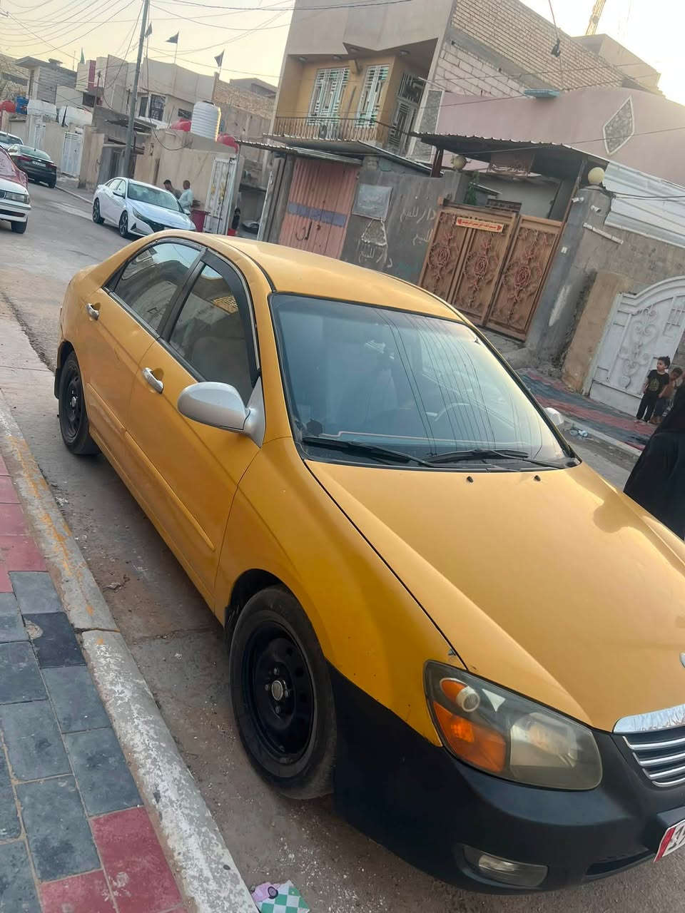 السلام عليكم كيا سبكترا موديل 2009 سنويه جديده 2030 مصفره هيئه وغرامات حداديه مكينه كير كله جديد حادثه جاملغ امامي جهت السايق السعر 70  رقم *********** مكاني كربلاء
