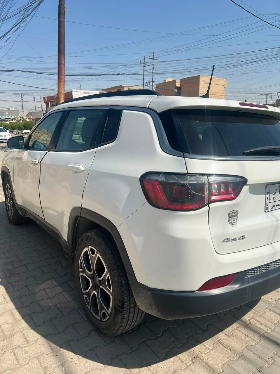 جيب كومباس موديل 2018 بدون صبغ محرك 24 فور ويل سيارة جاهزة بدون نقص مال جناي رقم نينوى ماشية 80 سعر 125 ورقة وبي مجال لتواصل ***********
