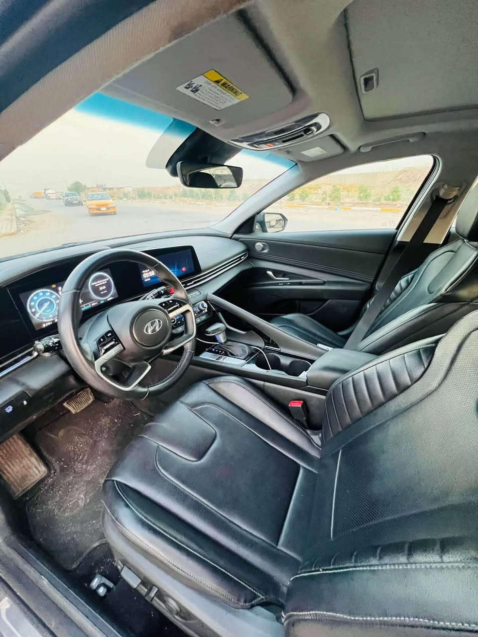 🚘 Hyundai Elantra Hybrid 2024 Limited وارد أمريكي 🇺🇸

✨ Limited – فل أوبشن
🔹لون رصاصي غامق موضح بالصور
🔹 هايبرد 1.6 GDI
🔹 قير DCT 6 سرعات
🔹 فتحة سقف كهربائية 🌙
🔹 جلد H-Tex
🔹 مقاعد أمامية تبريد + تسخين 🔥❄️
🔹 كرسي سائق كهربائي + ذاكرة
🔹 شاشة وسطية 10.25” + شاشة عدادات رقمية 10.25”
🔹 Navigation + Apple CarPlay + Android Auto
🔹 شحن لاسلكي 📱
🔹 نظام صوت Bose Premium 🔊
🔹 Smart Key + تشغيل عن بُعد
🔹 Smart Trunk
🔹 LED أمامي وخلفي
🔹 جنوط 17”
🔹 كاميرا خلفية + حساسات
🔹 Blind Spot + Rear Cross Traffic
🔹 Lane Keep Assist
🔹 Smart Cruise Control
🔹 Forward Collision Avoidance
🔹 Highway Driving Assist
🔹 أنظمة أمان متكاملة

⛽ اقتصادية جداً بالوقود ومناسبة للاستخدام اليومي
 
للاستفسار على الرقم ***********
                                                  ***********
