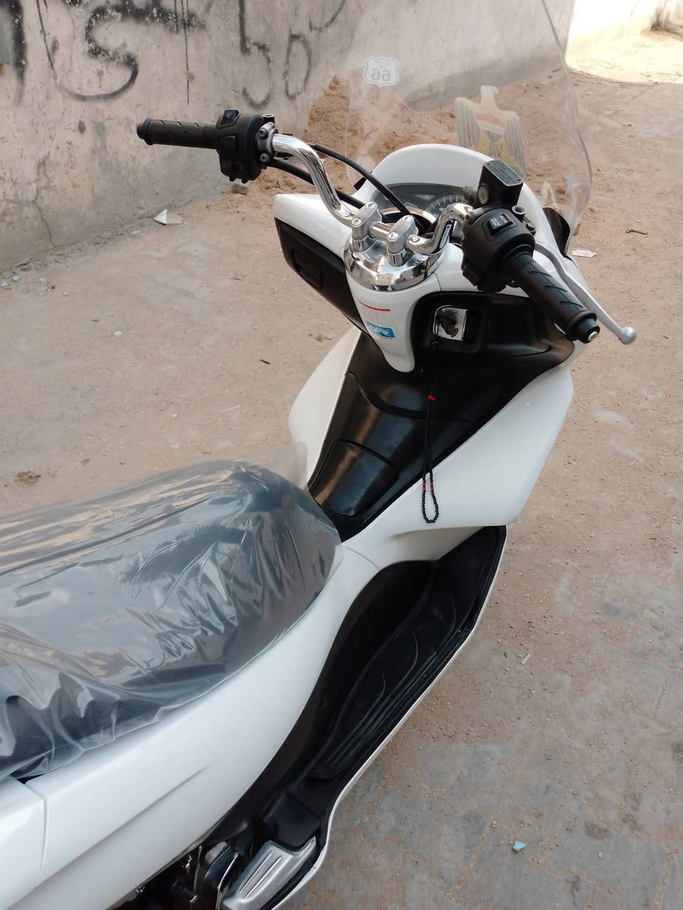 PCX جيل اول • ياباني • ابيض