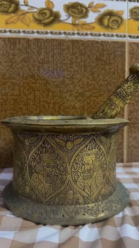هاون قديم • وزن ١١٫٥ كيلو • توصيل