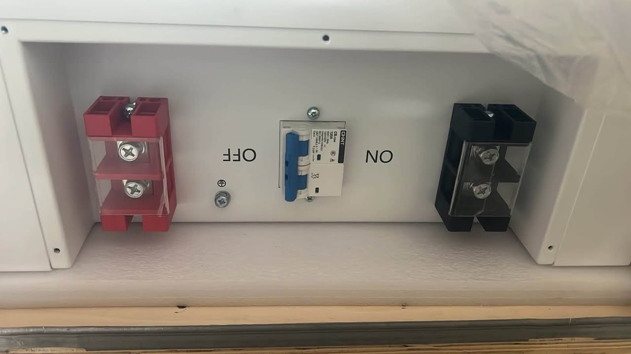 الحسن للطاقة الشمسية ☀️☀️
لله الحمد تم وصول وجبة جديدة من بطاريات TECHNO فئة عالية جداً 
16.1kw
8000 دورة 
للحجز و الاستفسار يرجى الاتصال بنا  على الرقم الاتي ***********
او التواصل معنا على تطبيق واتساب .
