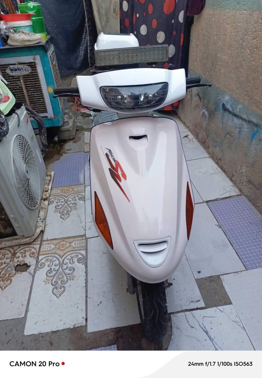 ***********السلام عليكم اخواننا الاعزاء ورحمه الله وبركاته اخواننا الاعزاء دراجه فراشه للبيع وبسعر مناسب للناس الشرايه الدراجه ما بيها كل خلل وكل شيء ما بيها الدراجه وكل كهربائياتها شغاله من كهربائيات من سلف من هندر من جك صفح من لايف بقلايت. اشاير كلها شغاله وما بيها كل خلل قسم بالقران الكريم وعن الحلال والحرام فقط بيها الراجز مالت السلف بيها تعبان اما اتبدله واما تشتري لها صجمات غير هذا الشيء ما بيها شيء الدراجه فالسعر 400,000 دينار نهايتها العنوان الكوفه حي نيسان مقابل سكله القرعاوي شارع 60 وهذا رقم الهاتف مالتي الخاص تقدر تتصل علي على الاثير وعلى الواتساب على التعليقات ما اردين لان ما عندي تعذروني وشايف الف خير عمي اللي ياخذ هاي الدراجه وباقي التفاصيل بالمنشور وتابع المقطع الفيديو
