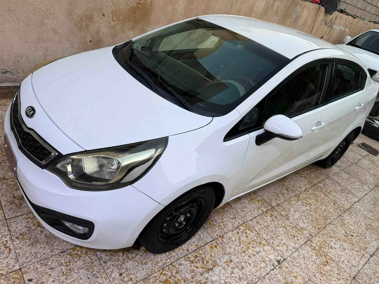 سلام عليكم كية ريو موديل 2013 وارد خليجي مكينهة 1600 دوش بيهة  صبغ باب فقط والباقي كفالة  سياره جاهزه من كلشي أي نقص مابيهة مكان البصرة  سعر 83 الاستفسار ***********
