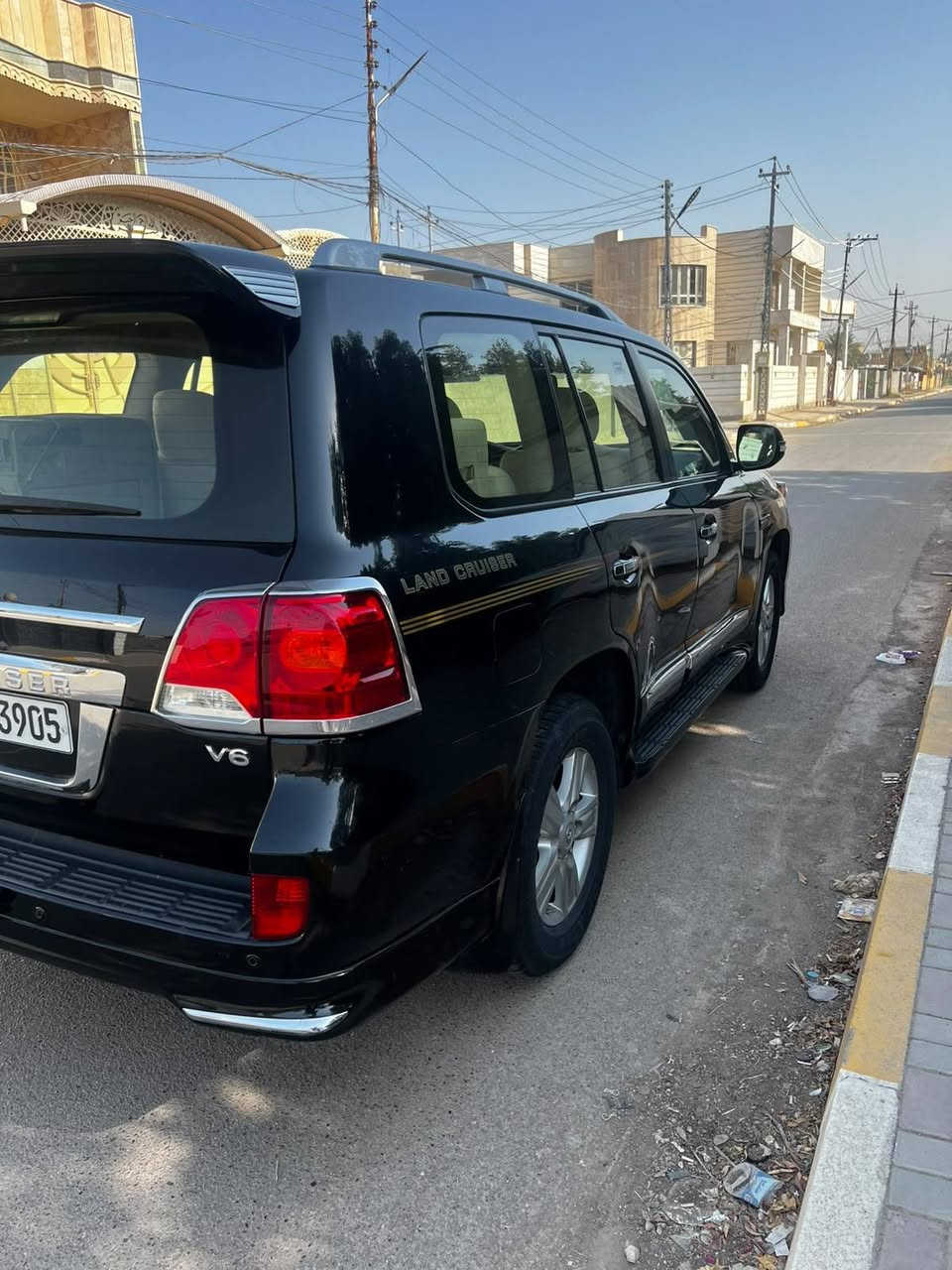 لاندكروز • موديل ٢٠١٣ • ماشي ١٣٠٠٠٠