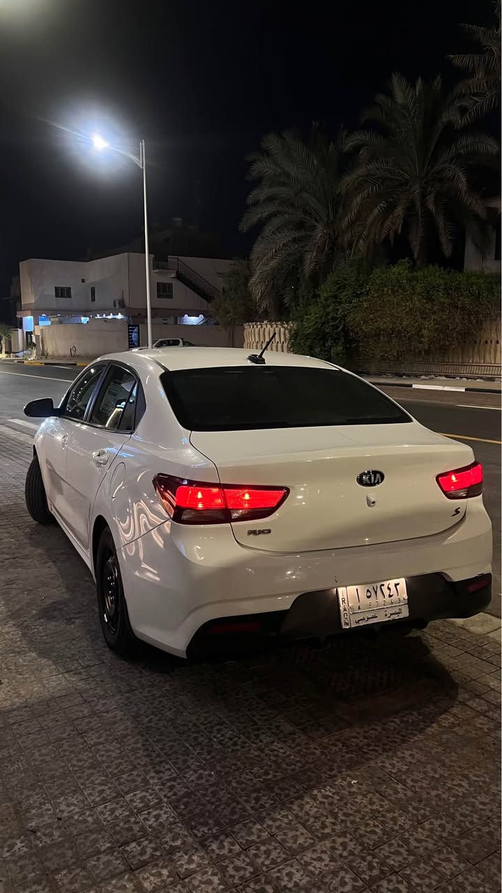 كيا ريو موديل 2020 للبيع او مراوس 
وارد امريكي رقم بصرة  باسم معوق سنوية تنتهي بسنة 2028انطيك رقم المعوق تتفاهم ويا على وكالة
السيارة جاهزة 
مكينة كير حدادية تبريد شرط الفحص

شاشة كبيرة ابل كار بلي
تحكم ستيرن 
سبورت 
تثبيت مسار 
كامرة خلفية بلاد 
للبيع او مراوس سوناتا او حسب القناعة 
عنواني البصرة السراجي للاستفادة اكثر اتصل 
*********** البصرة, العراق
