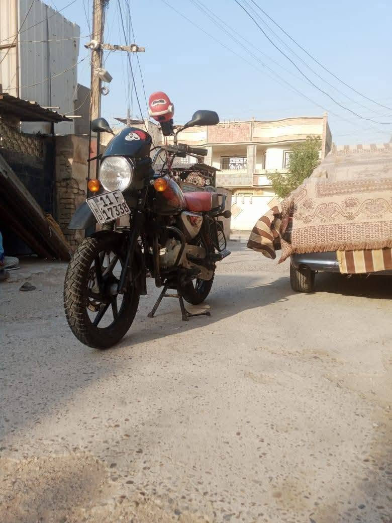 سلام عليكم بوكسر مرقمه موديل 2023 مسجله بسنويه 2022شهر 11يوم29 ماشيه ٤٥الف مبدل بيها بوشه وبستم لوحات انجليزي مكاني الامين الثانيه ***********
